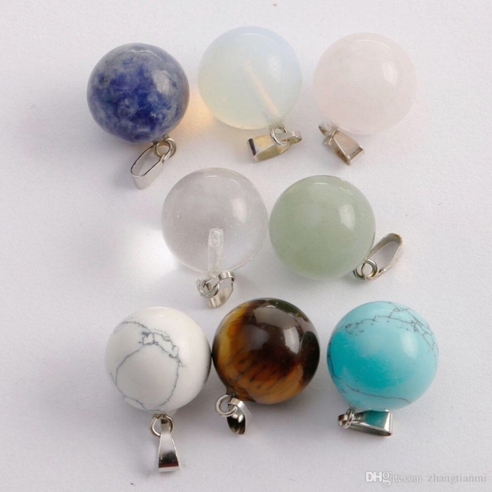 đŠ4/30$$$ Authentic Crystal Necklaces - Picture 1 of 4
